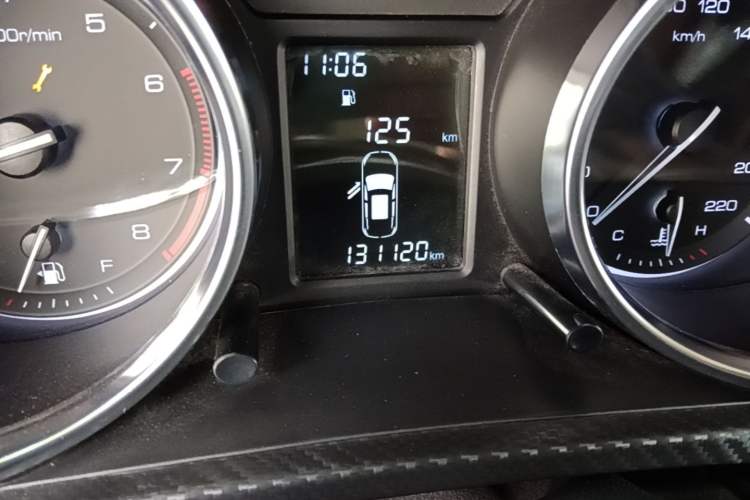 Used Zotye T300 2017 1.5L Manual Luxury Model Odometer Close Up