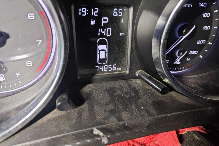 Used Zotye T300 2017 1.5T CVT Luxury Model Odometer Close Up