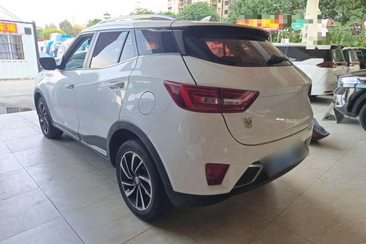 Used Zotye T300 2017 1.5T CVT Flagship Model Rear Left 45 Deg