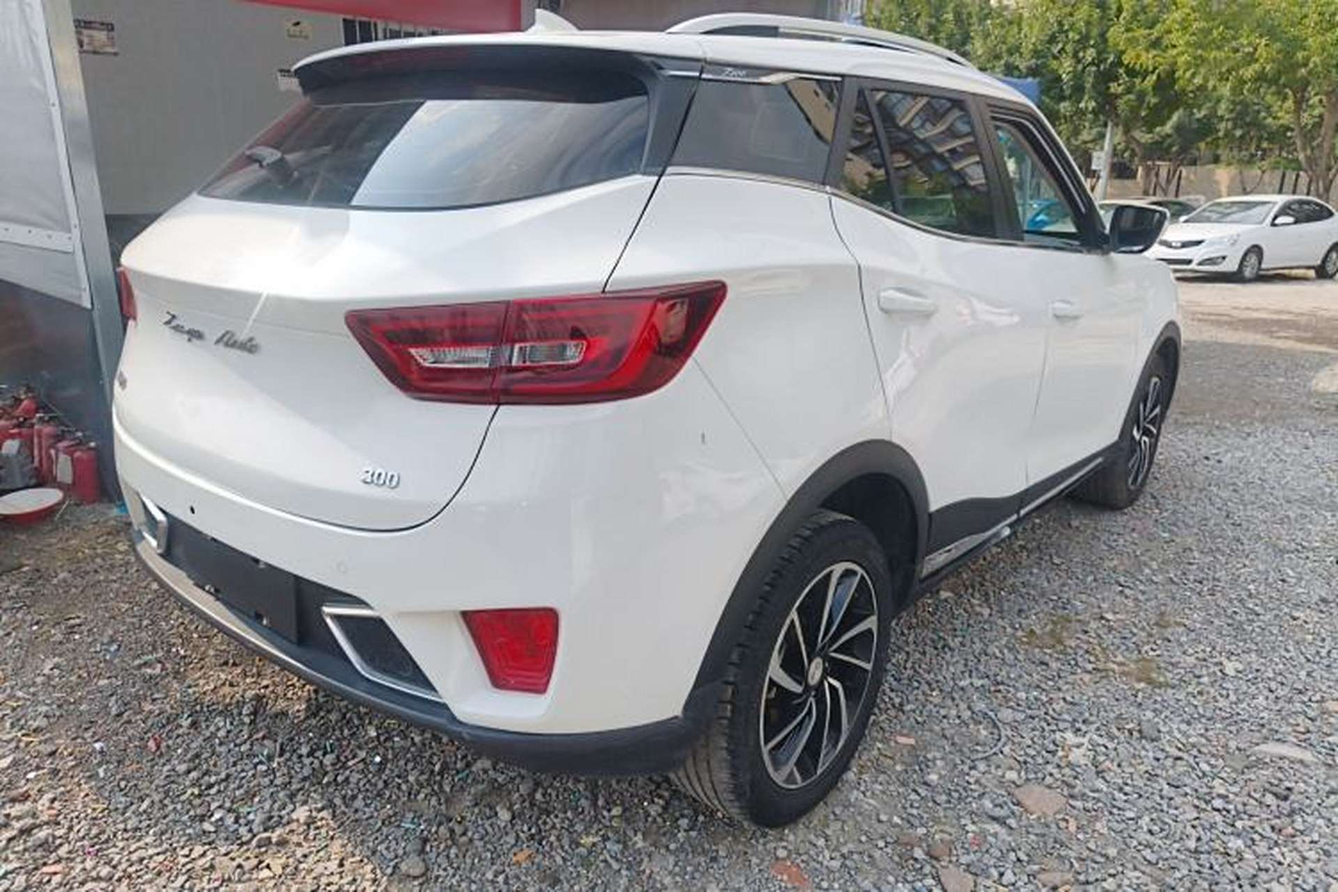 Used Zotye T300 2017 1.5T CVT Luxury Model Rear Right 45 Deg