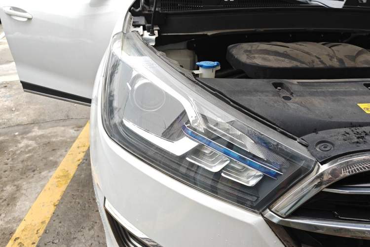 Used Zotye T300 2017 1.5L Manual Luxury Model Right Front Headlight