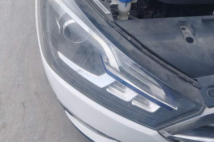 Used Zotye T300 2017 1.5L Manual Luxury Model Right Front Headlight