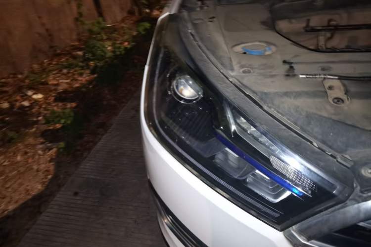 Used Zotye T300 2017 1.5L Manual Luxury Model Right Front Headlight