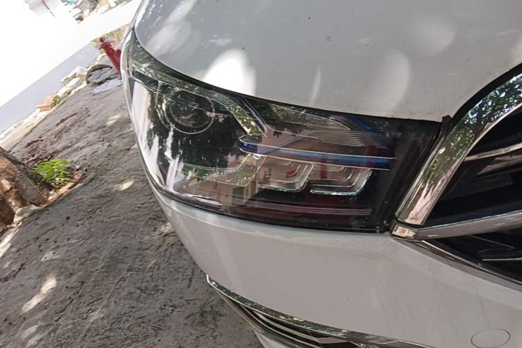 Used Zotye T300 2017 1.5L Manual Luxury Model Right Front Headlight