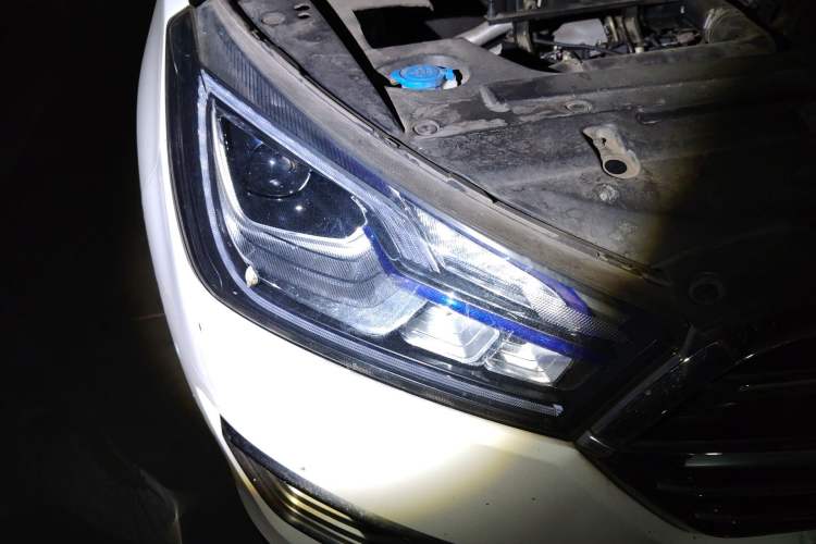 Used Zotye T300 2017 1.5T CVT Luxury Model Right Front Headlight