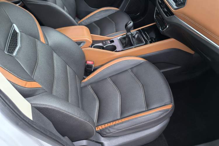 Used Zotye T300 2017 1.5L Manual Luxury Model Right Front Seat