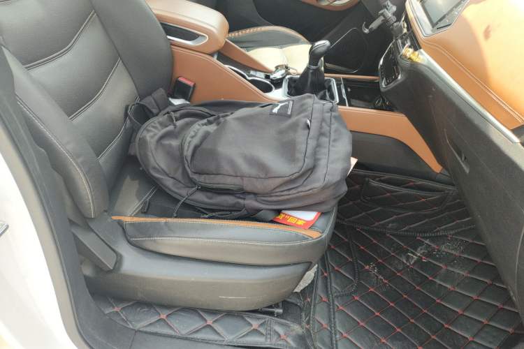 Used Zotye T300 2017 1.5L Manual Luxury Model Right Front Seat