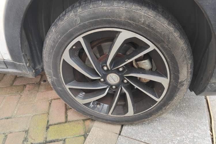 Used Zotye T300 2017 1.5T CVT Luxury Model Right Front Wheel Hub
