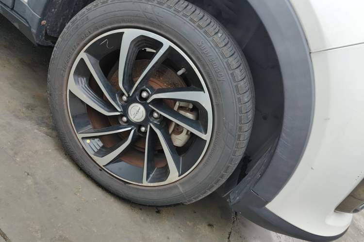Used Zotye T300 2017 1.5L Manual Luxury Model Right Front Wheel Hub