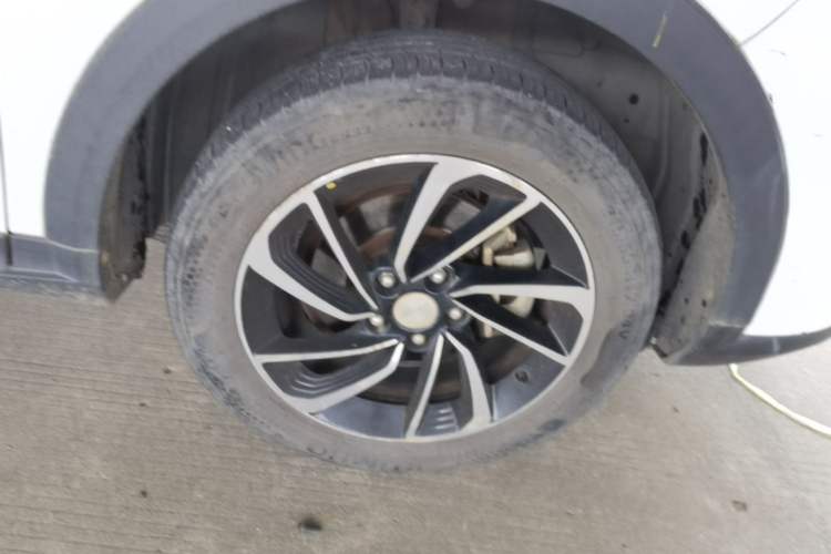 Used Zotye T300 2017 1.5L Manual Luxury Model Right Front Wheel Hub