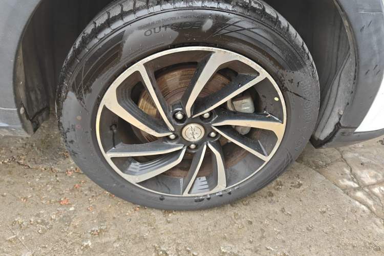 Used Zotye T300 2017 1.5L Manual Luxury Model Right Front Wheel Hub