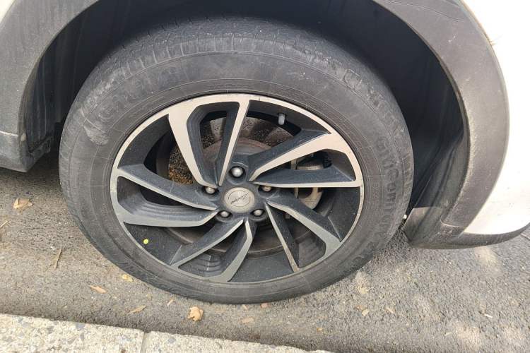 Used Zotye T300 2017 1.5L Manual Luxury Model Right Front Wheel Hub