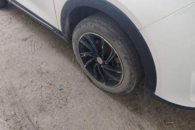 Used Zotye T300 2017 1.5L Manual Elite Model Right Front Wheel Hub