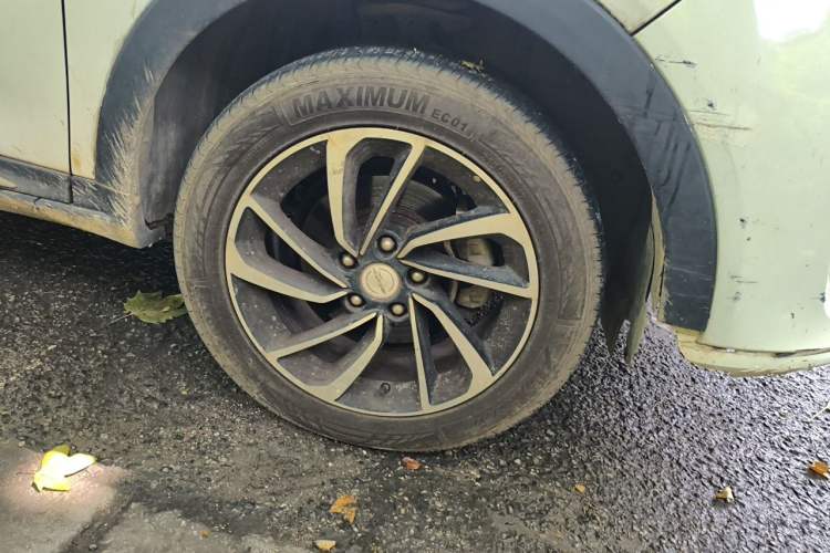 Used Zotye T300 2017 1.5L Manual Luxury Model Right Front Wheel Hub