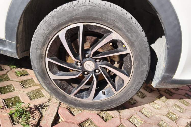 Used Zotye T300 2017 1.5L Manual Luxury Model Right Front Wheel Hub