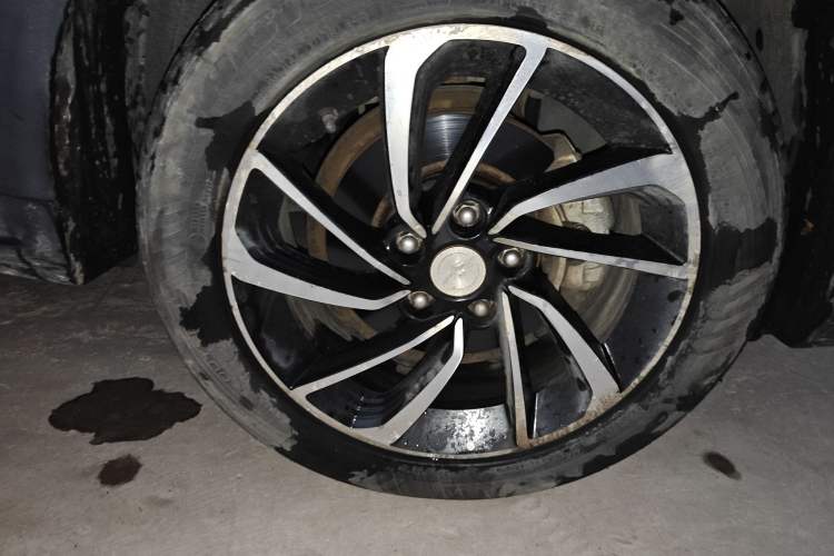 Used Zotye T300 2017 1.5T CVT Luxury Model Right Front Wheel Hub