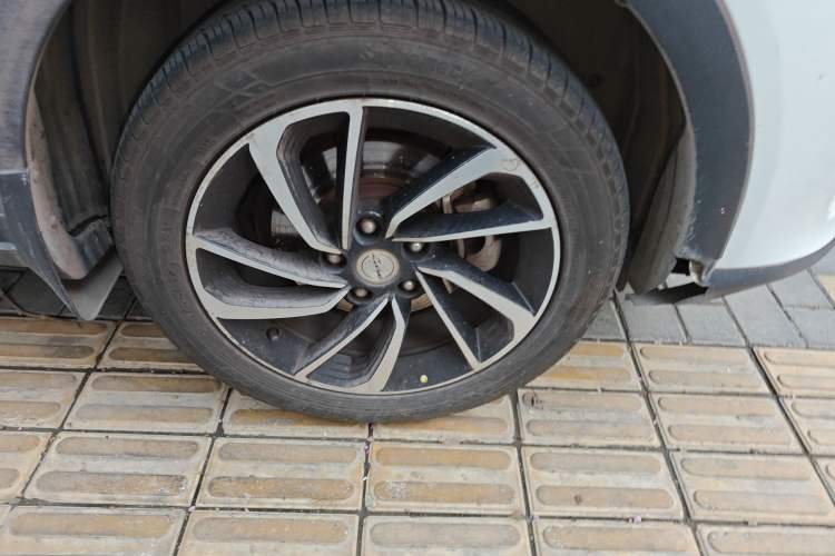 Used Zotye T300 2017 1.5L Manual Luxury Model Right Front Wheel Hub