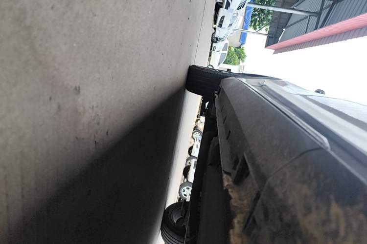 Used Zotye T300 2017 1.5L Manual Luxury Model Right Side Sill