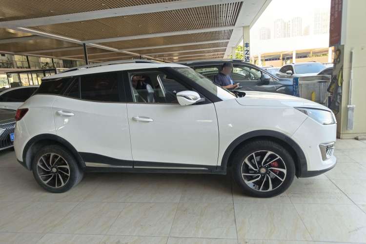 Used Zotye T300 2017 1.5T CVT Flagship Model Right Side