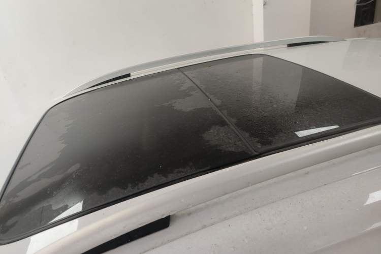 Used Zotye T300 2017 1.5T CVT Luxury Model Roof