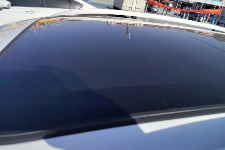 Used Zotye T300 2017 1.5T CVT Luxury Model Roof