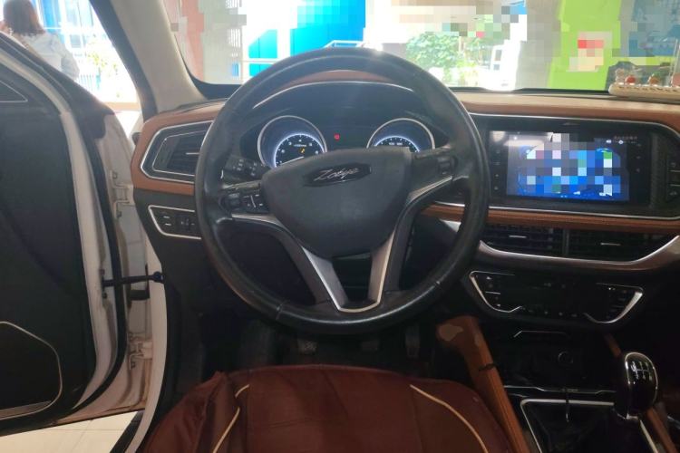 Used Zotye T300 2017 1.5L Manual Luxury Edition Two-Tone Steering Wheel