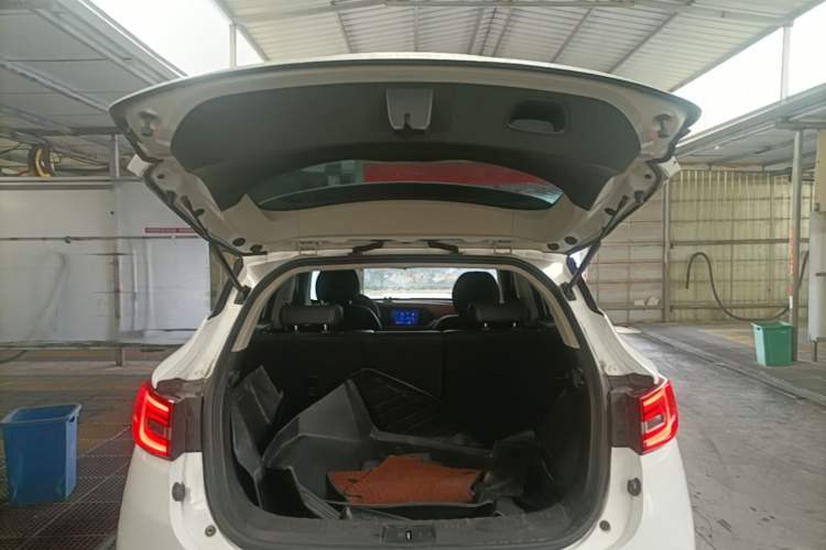 Used Zotye T300 2017 1.5L Manual Luxury Model Trunk