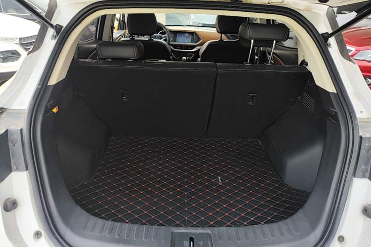 Used Zotye T300 2017 1.5L Manual Luxury Model Trunk