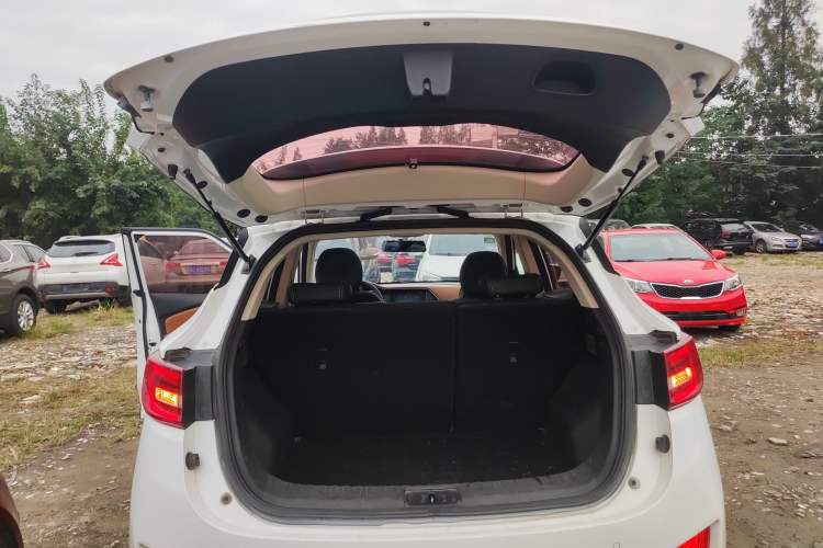 Used Zotye T300 2017 1.5T CVT Luxury Model Trunk