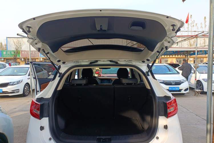 Used Zotye T300 2017 1.5L Manual Luxury Model Trunk