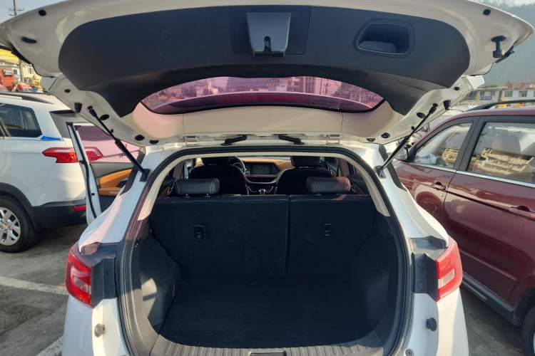 Used Zotye T300 2017 1.5T CVT Luxury Model Trunk
