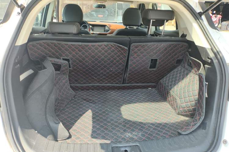 Used Zotye T300 2017 1.5L Manual Luxury Model Trunk