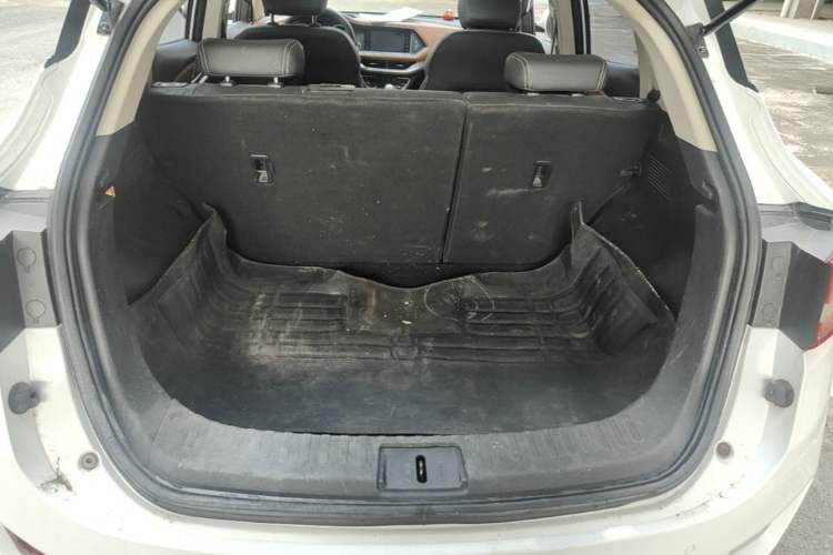 Used Zotye T300 2017 1.5L Manual Luxury Model Trunk