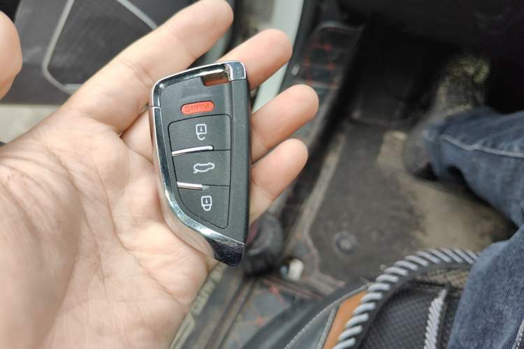 Used Zotye T300 2017 1.5L Manual Luxury Model Vehicle Key