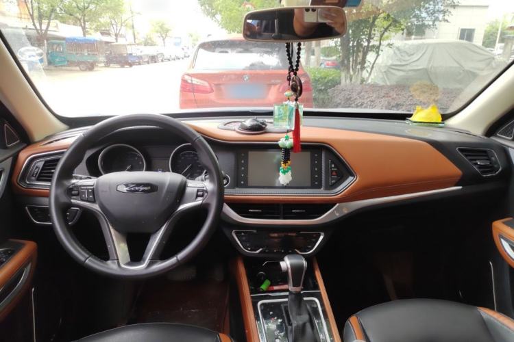 Used Zotye T300 2018 1.5L CVT Luxury Model Center Console