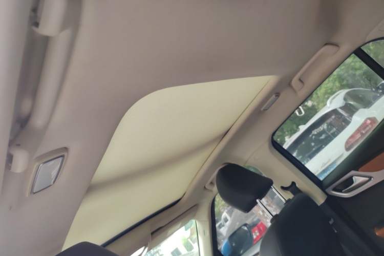 Used Zotye T300 2018 1.5L CVT Luxury Model Headliner
