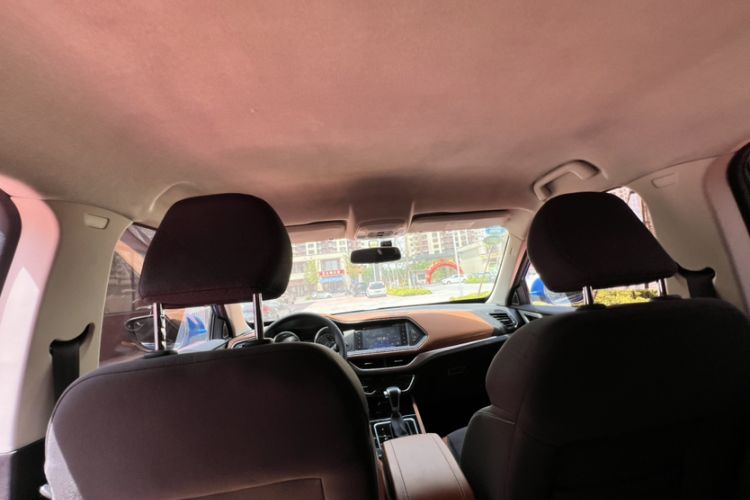 Used Zotye T300 2018 1.5L CVT Luxury Model Interior 6