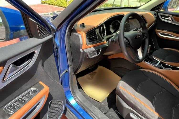 Used Zotye T300 2018 1.5L CVT Luxury Model Interior 7
