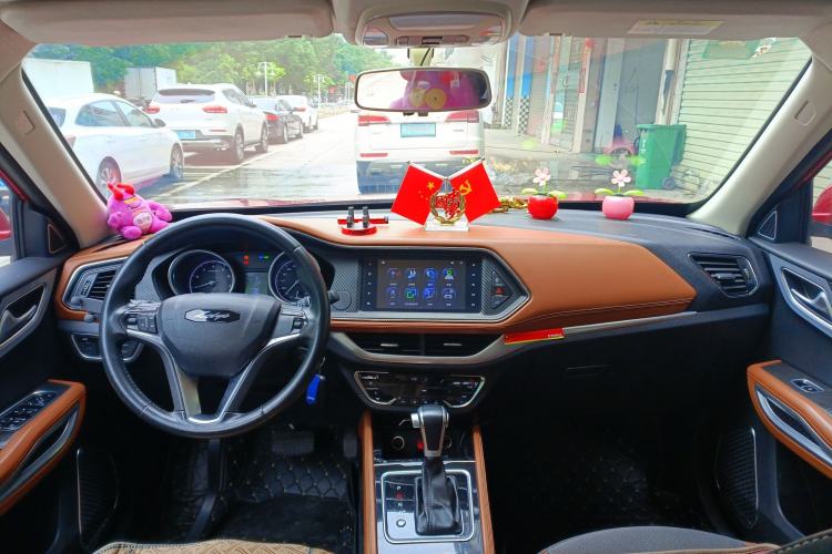 Used Zotye T300 2018 1.5L CVT Luxury Model Center Console