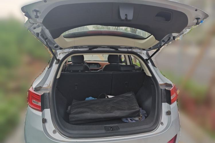Used Zotye T300 2018 1.5L CVT Deluxe Model Trunk