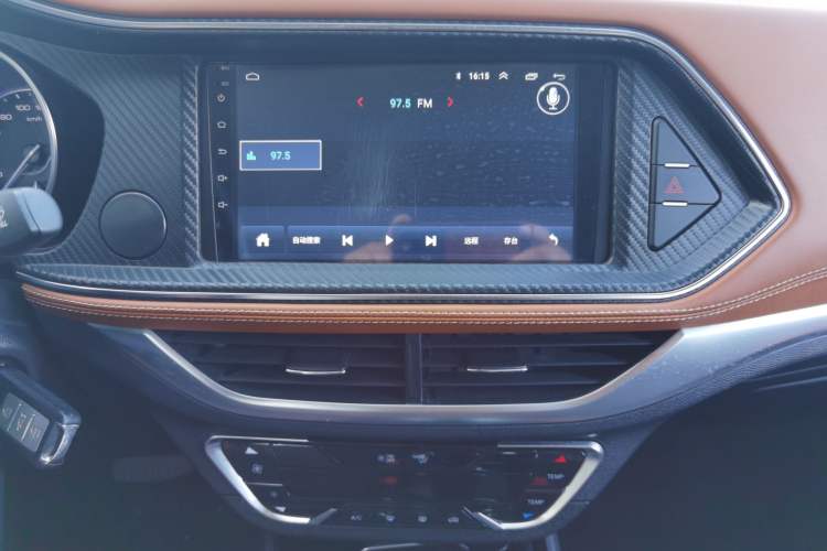 Used Zotye T300 2018 1.5L CVT Elite Model Audio And AC Panel