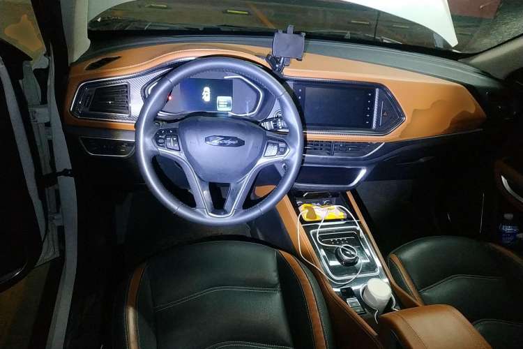 Used Zotye T300 2018 EV Flagship Model Center Console