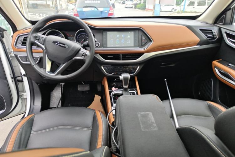 Used Zotye T300 2018 1.5L CVT Deluxe Model Center Console