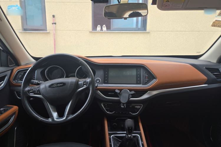 Used Zotye T300 2018 1.5L CVT Luxury Model Center Console