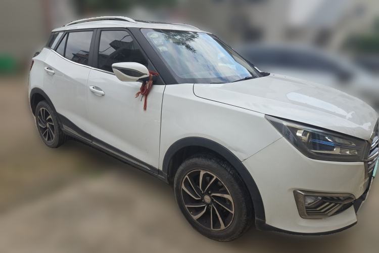 Used Zotye T300 2018 1.5L CVT Luxury Model Front Right 45 Deg