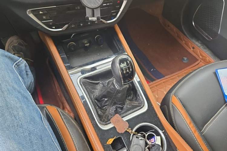 Used Zotye T300 2018 1.5L CVT Luxury Model Gear Lever