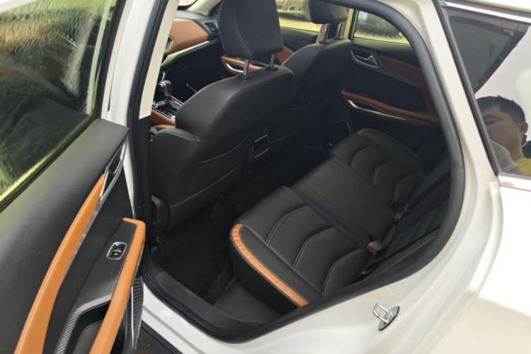 Used Zotye T300 2018 1.5L CVT Deluxe Model Left Rear Seat