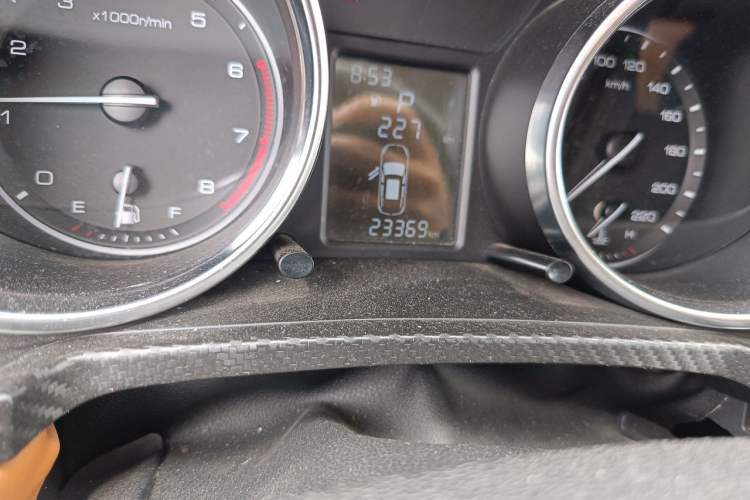 Used Zotye T300 2018 1.5L CVT Elite Model Odometer Close Up