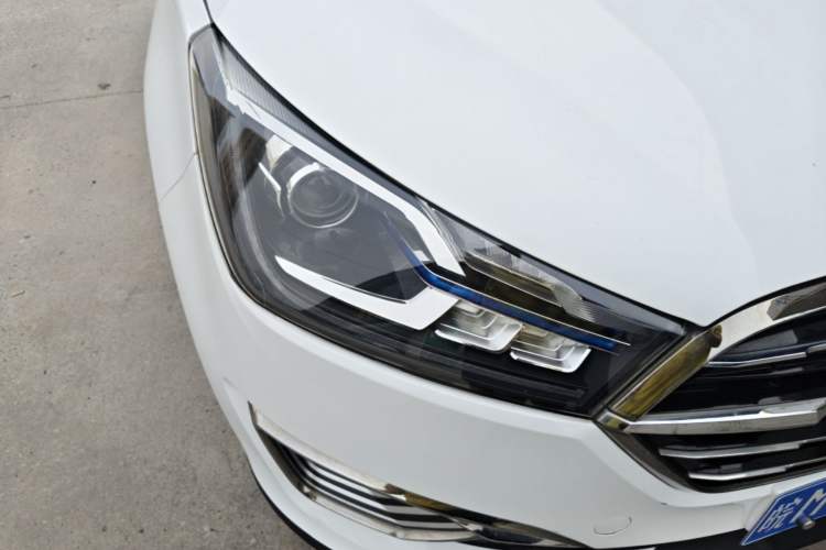 Used Zotye T300 2018 1.5L CVT Deluxe Model Right Front Headlight