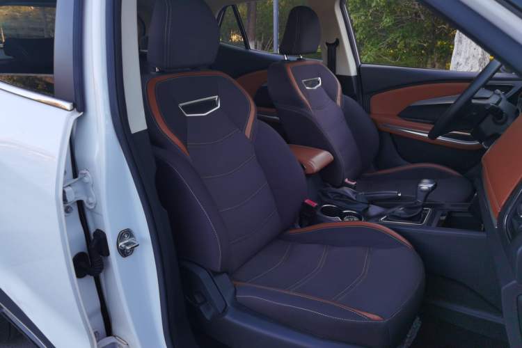 Used Zotye T300 2018 1.5L CVT Elite Model Right Front Seat